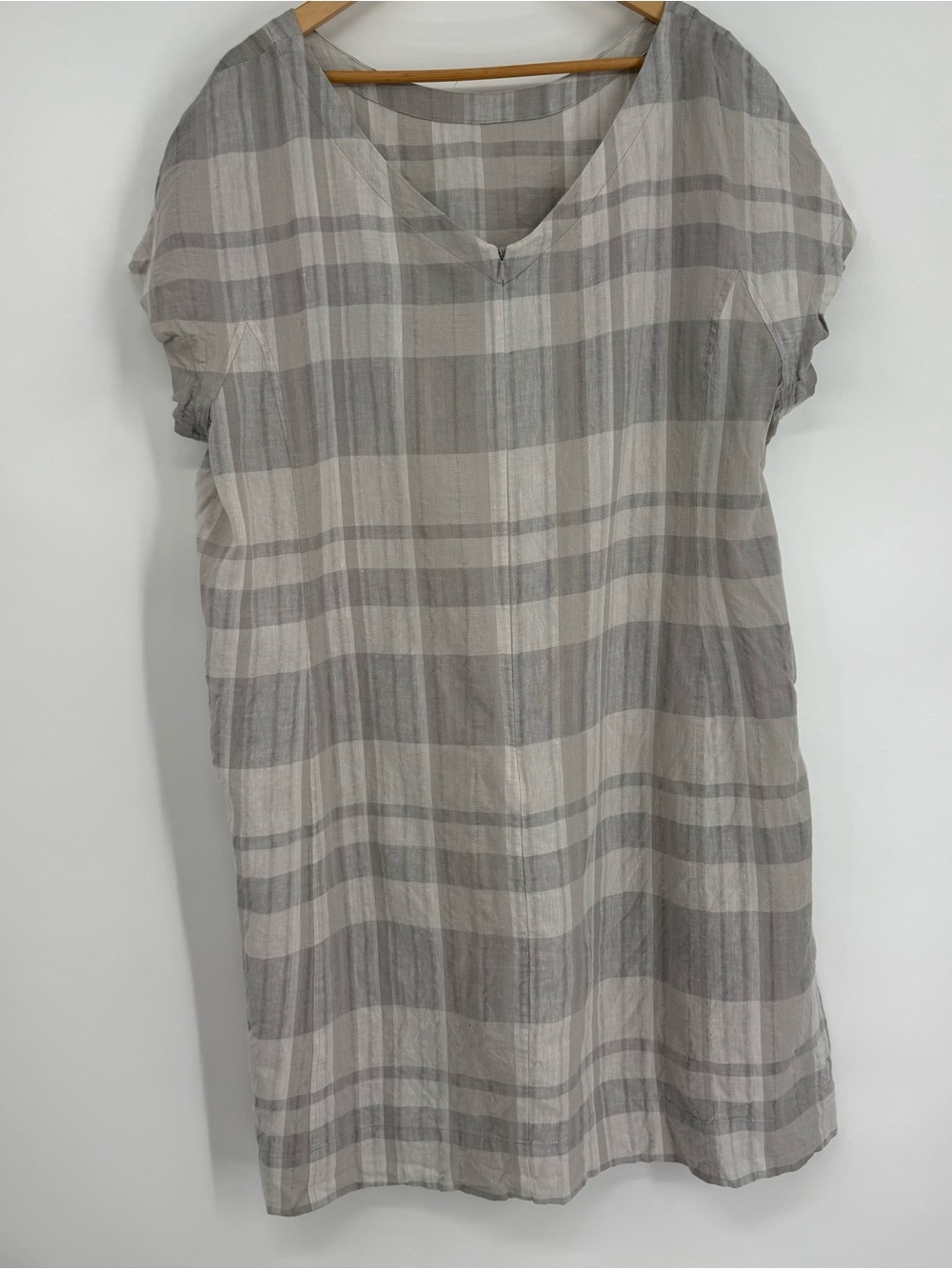 Eileen Fisher Shift Dress Size 3X Organic Linen Cotton Plaid V-Back Pockets Gray - Picture 9 of 10